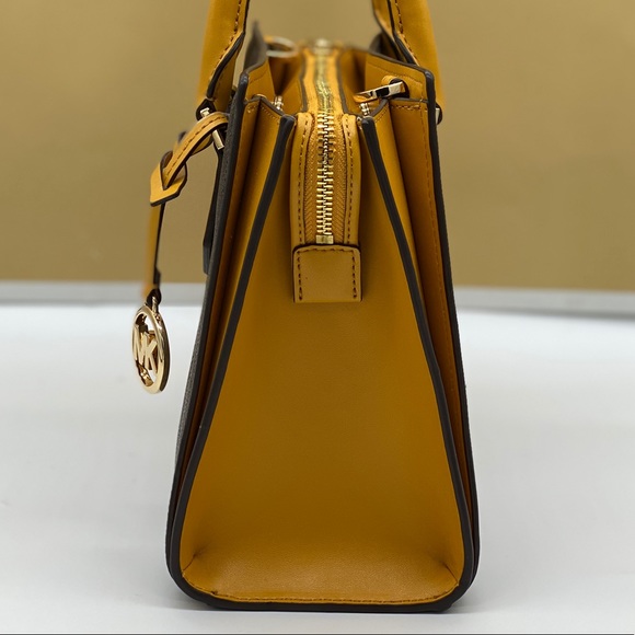 MICHAEL KORS HOPE MEDIUM MESSENGER MARIGOLD - Picture 6 of 16